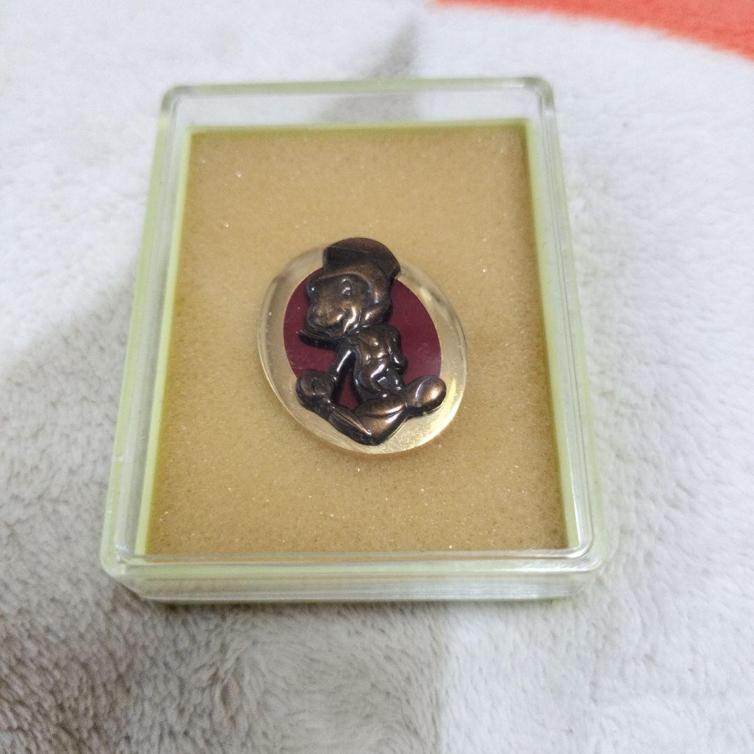 ディズニー　キャスト　トレーナーピン　ジミニークリケット