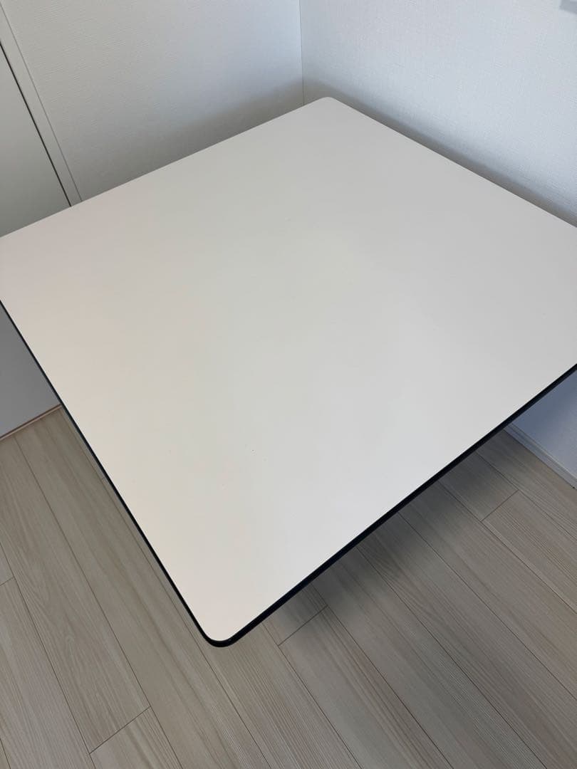 Herman Miller イームズテーブル　コントラクトベース　スクエア