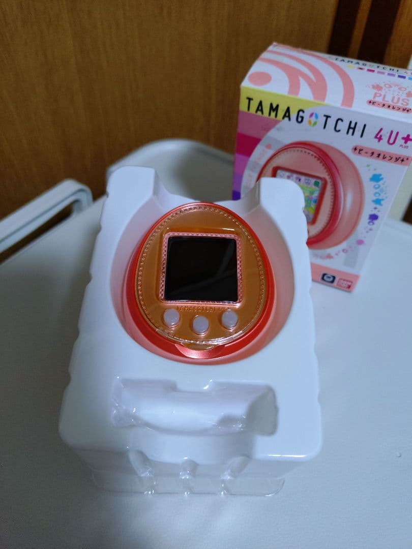 たまごっち 4U+ ピーチオレンジ