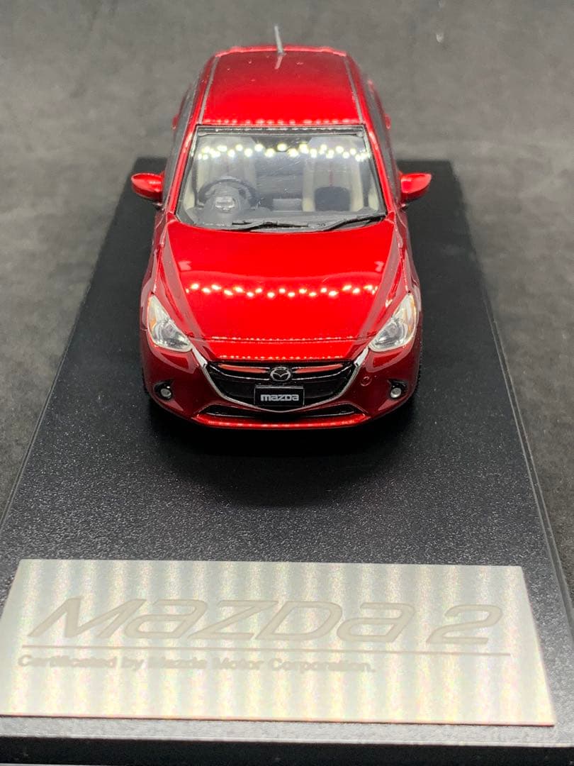 マツダ　Mazda2 1/43ミニカー ソウルレッドクリスタルメタリック