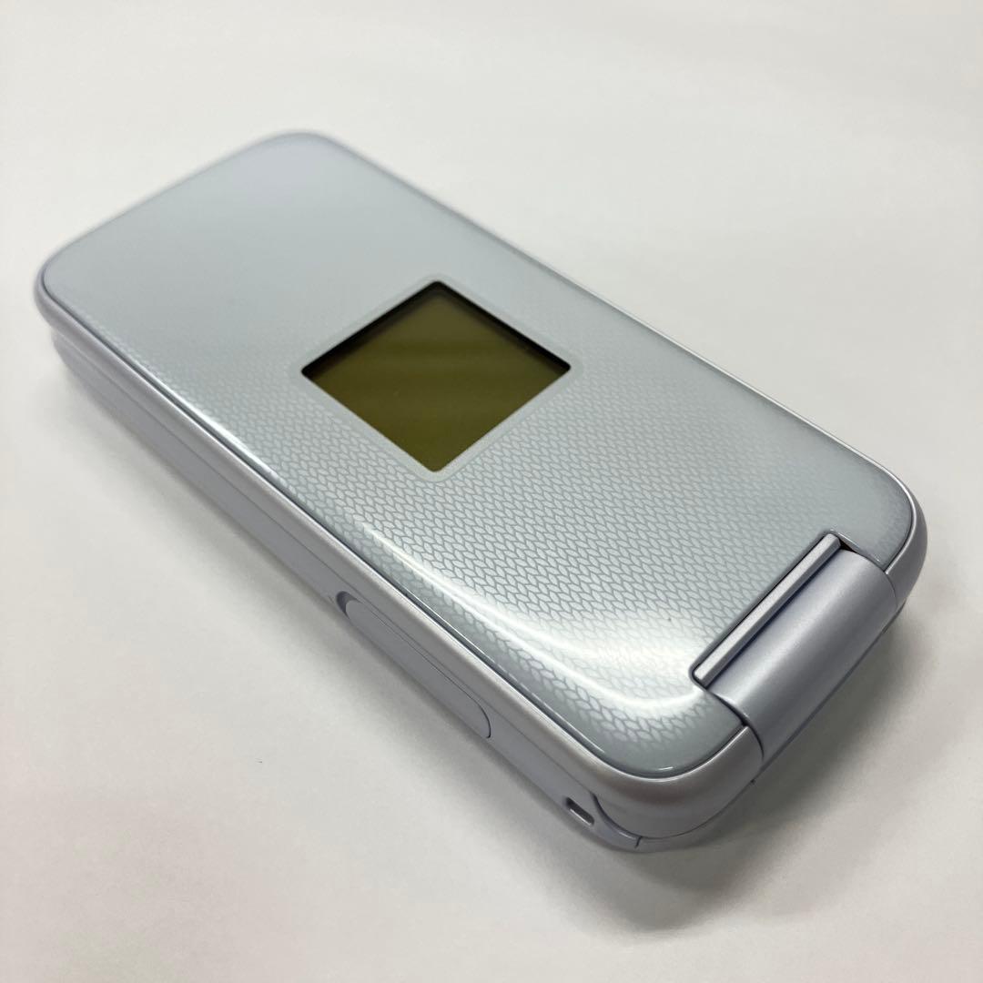 ホワイトdocomo らくらくホン ガラケー F-01M