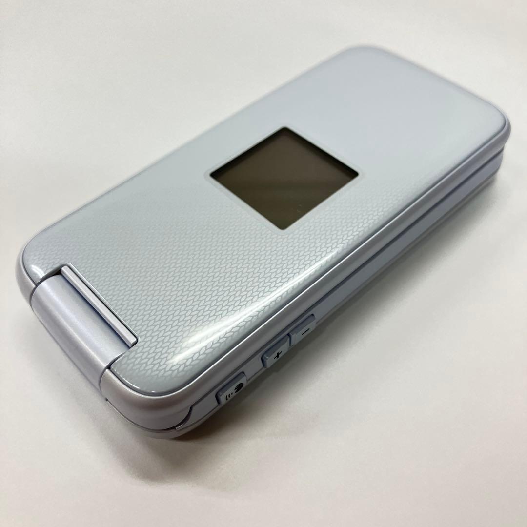 ホワイトdocomo らくらくホン ガラケー F-01M
