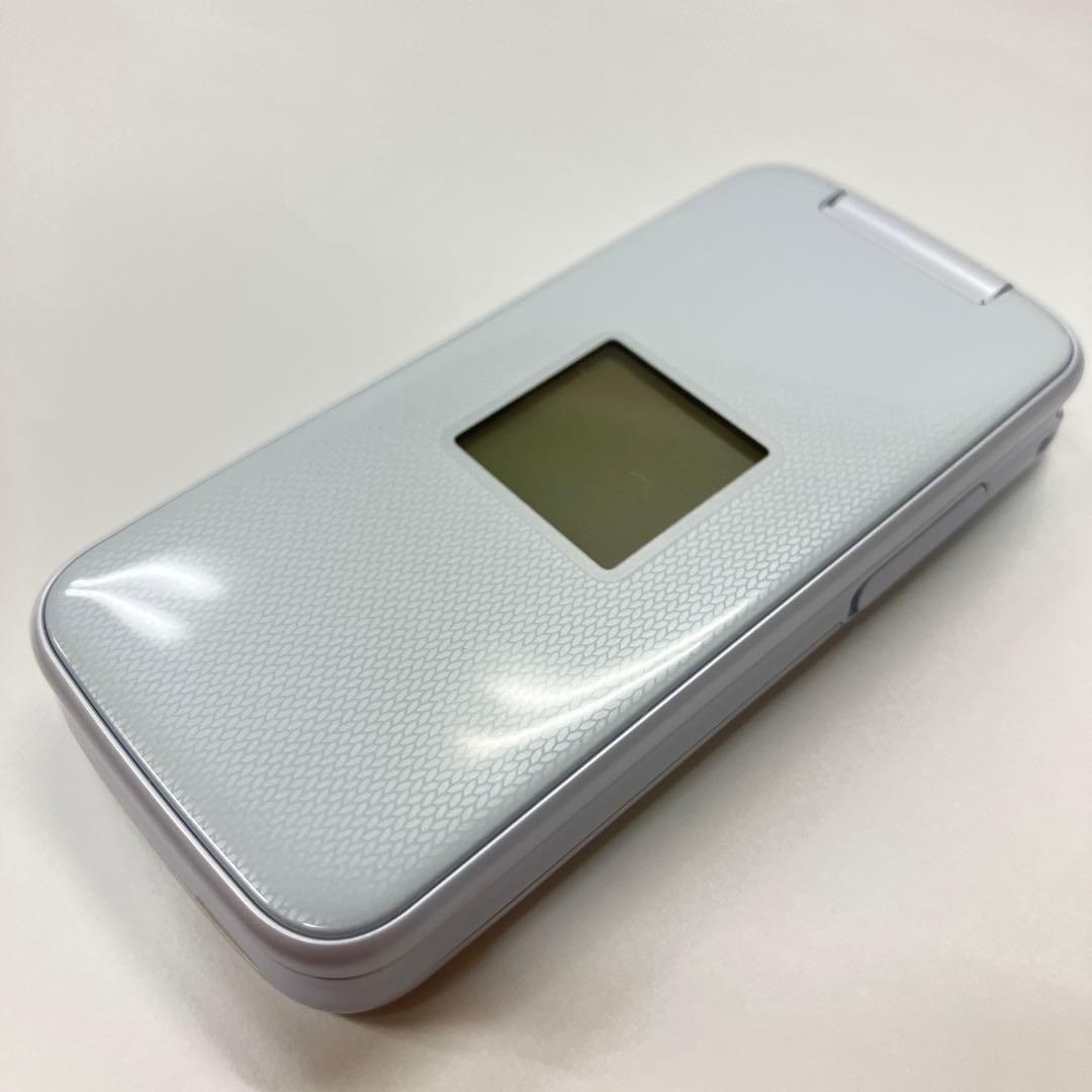ホワイトdocomo らくらくホン ガラケー F-01M