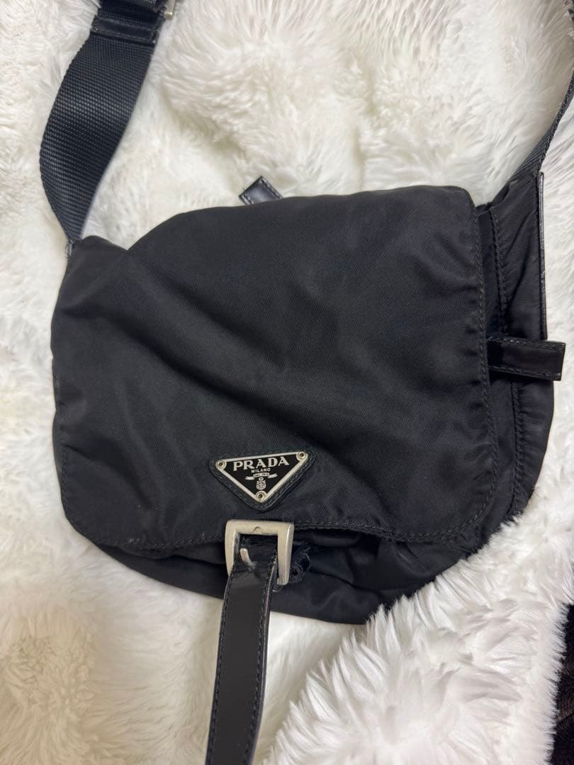 PRADA ブラック ショルダーバッグ