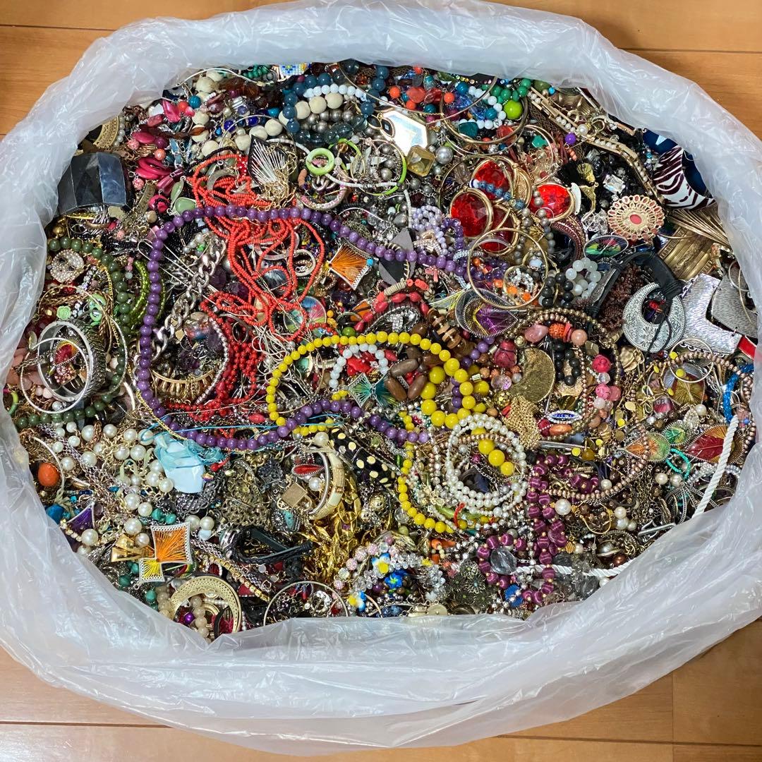 大量まとめ売り　ジャンク　未選別　アクセサリー色々⑤　約11.7㎏　ネックレス他