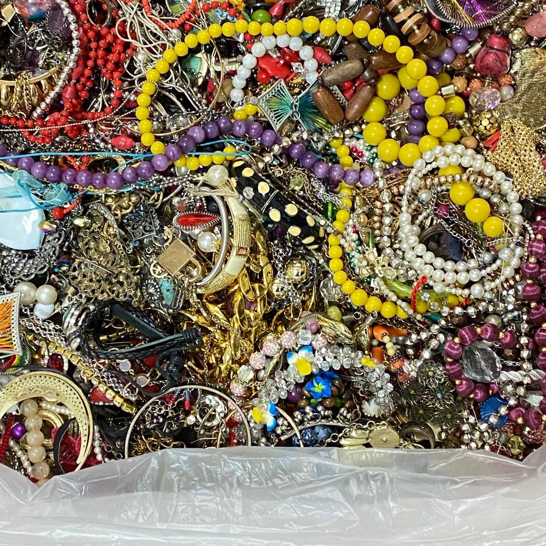 大量まとめ売り　ジャンク　未選別　アクセサリー色々⑤　約11.7㎏　ネックレス他