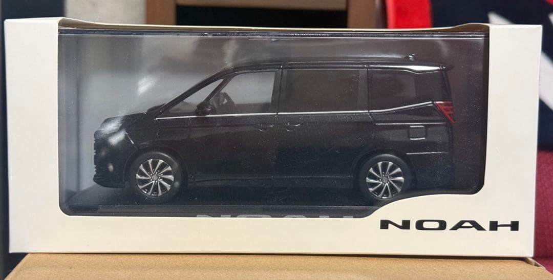 トヨタ ノア　ミニカー ブラックマイカ　非売品