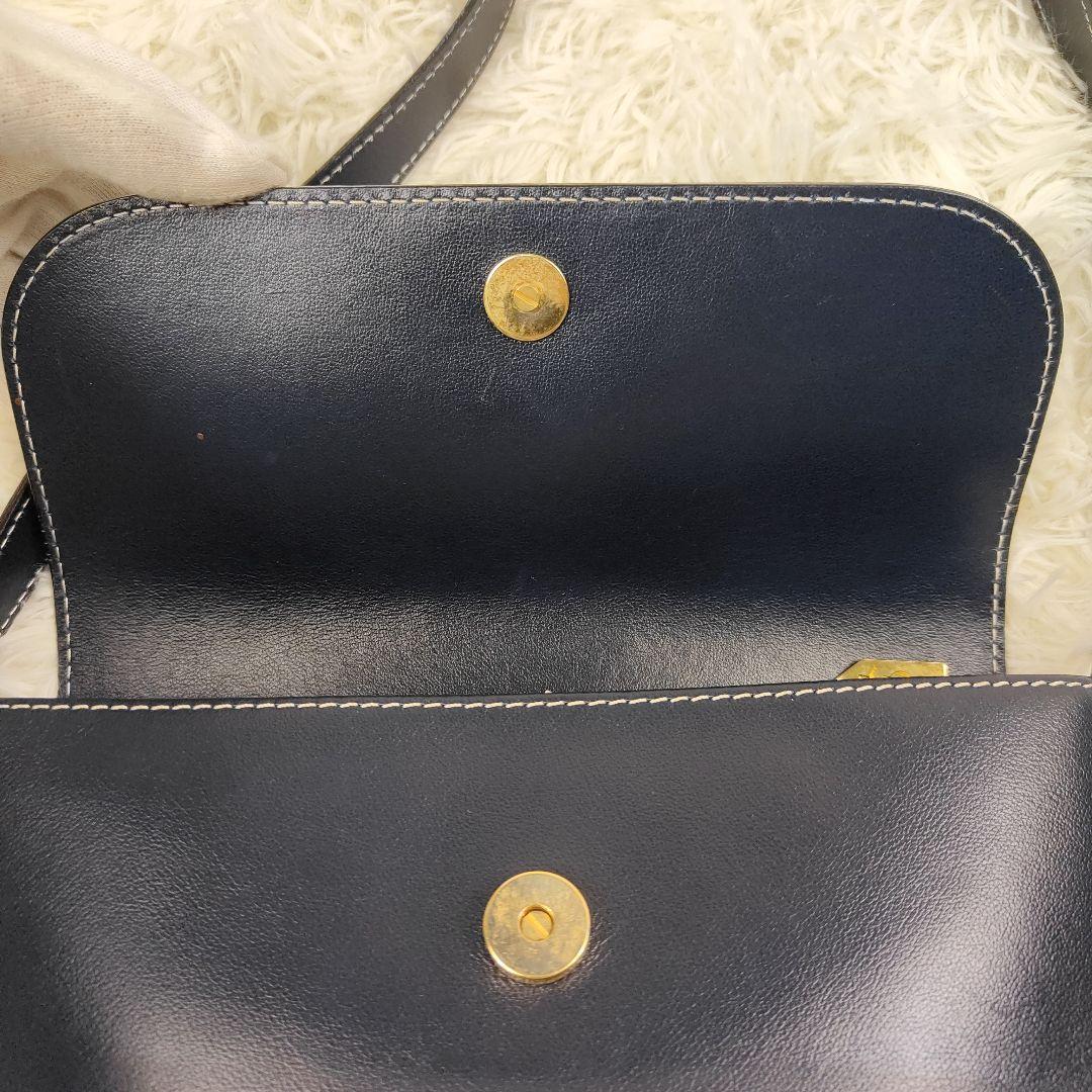 本日限定価格　イブサンローラン Yカット 型抜き ショルダーバッグ 肩掛け