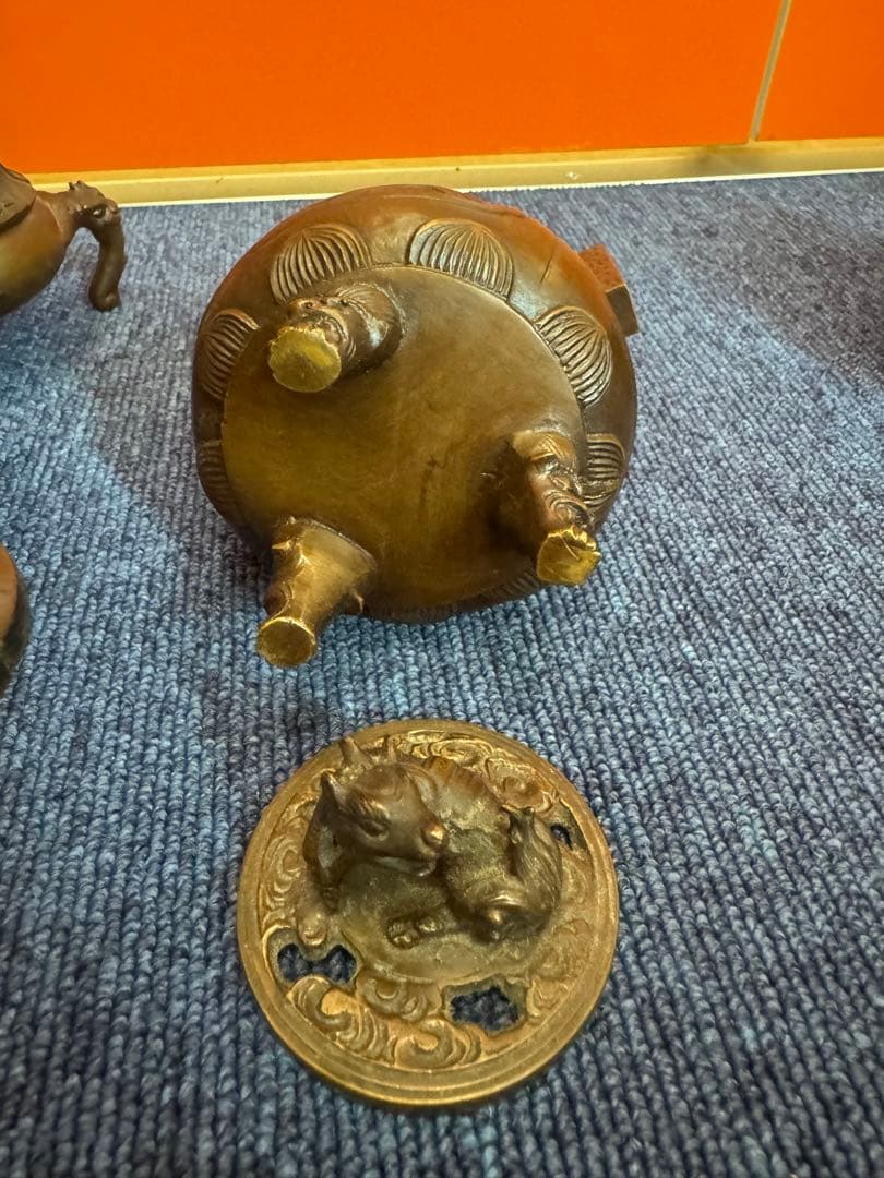 1904  春甫造　古銅　仏具 木瓜菖蒲型五具足　火立2客　花立2客　香炉1客