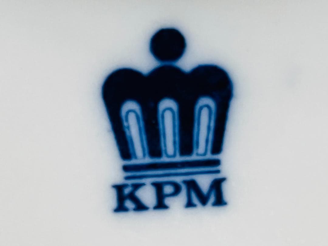 KPM ベルリン 陶磁器 ドイツアンティーク・西洋磁器 花カゴを持つ女の子 置物