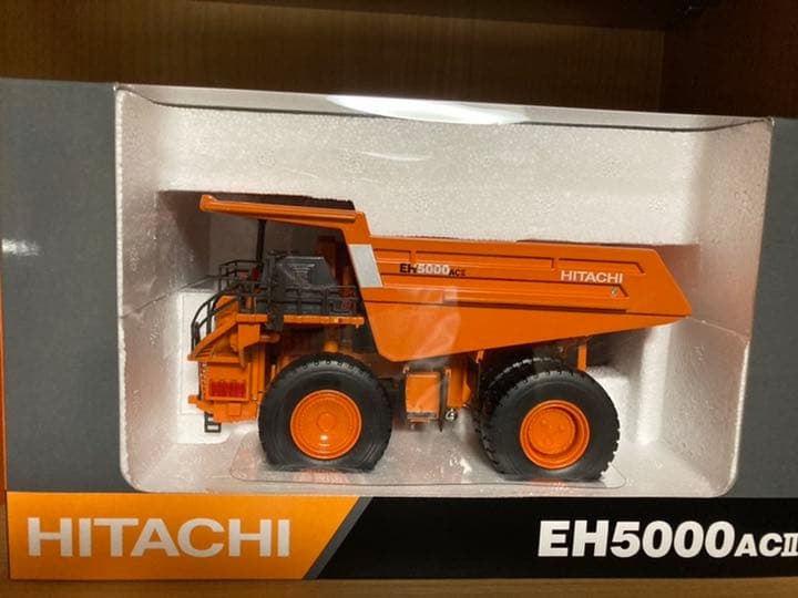 日立建機　ダンプ