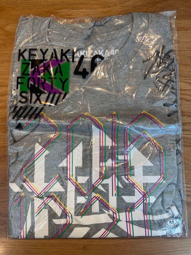 【直筆サイン入り】KEYAKIZAKA46 グレー Tシャツ Mサイズ