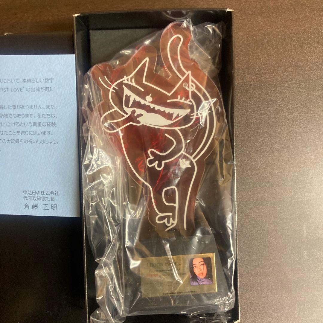 宇多田ヒカル　ファーストラブ記念品アクリルスタンド　トロフィー