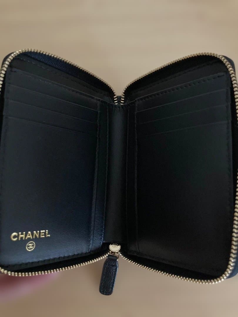 CHANEL ブラック 二つ折り財布　未使用❣️