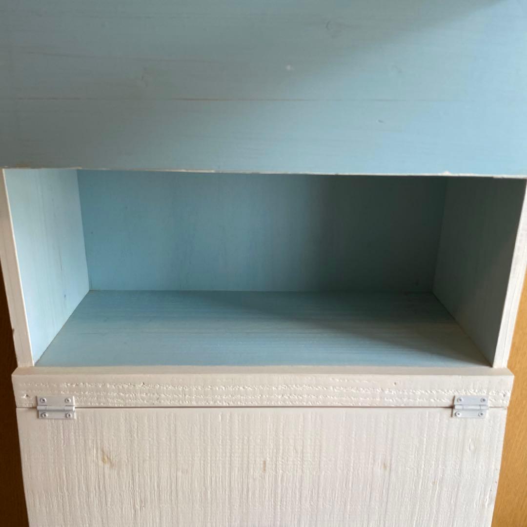 ① アンティーク棚　子供部屋