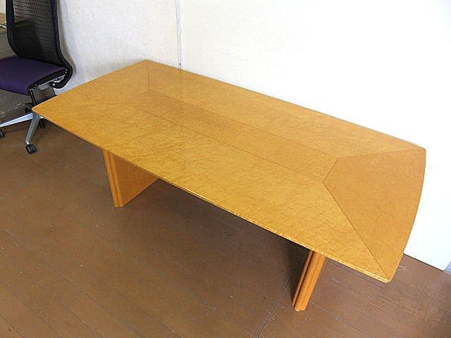 唐*草様 IDC大塚家具　 府中家具 バーズアイメープルダイニングテーブル