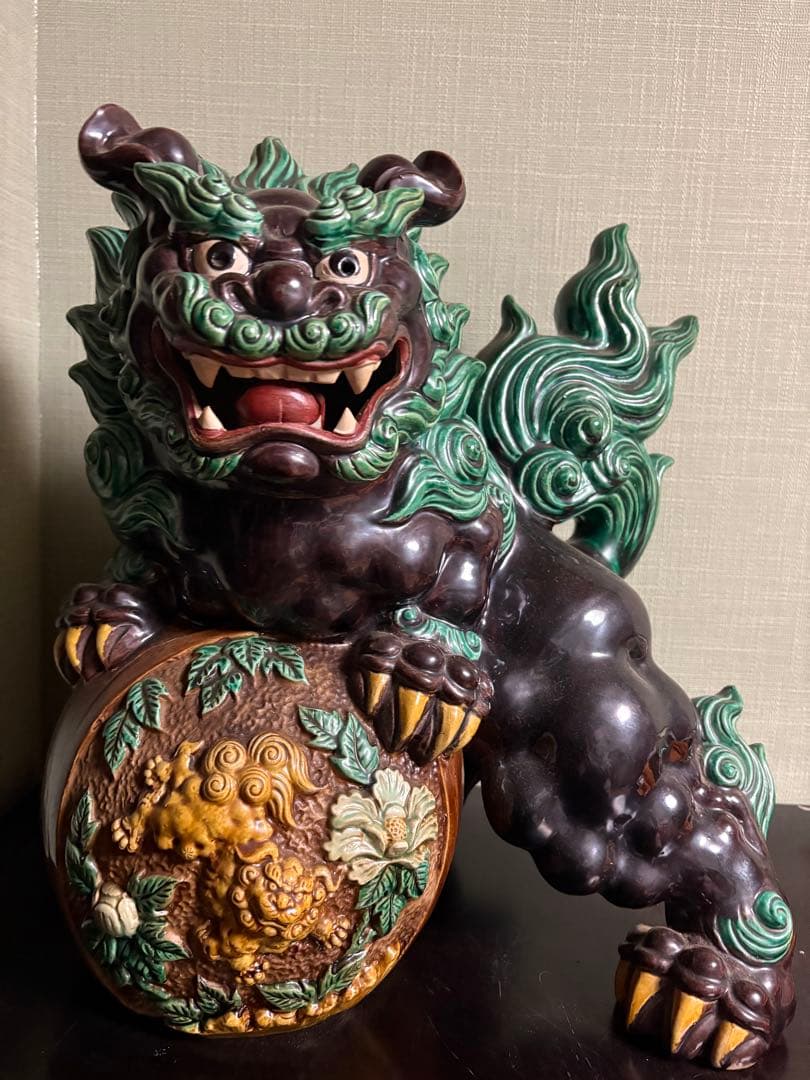 九谷焼　色絵玉乗り獅子　糠川清章造　サインあり 縁起物置物　魔除　骨董品