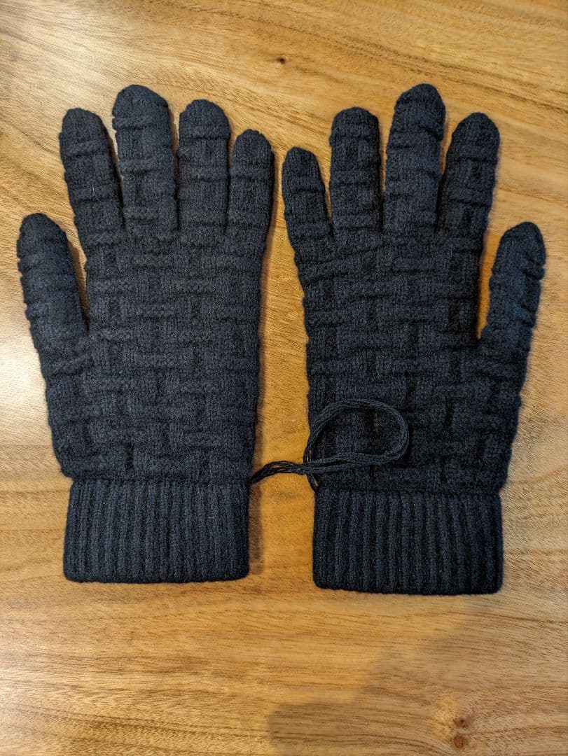 エルメス　HERMES　黒 ニット 手袋 編み込みデザイン
