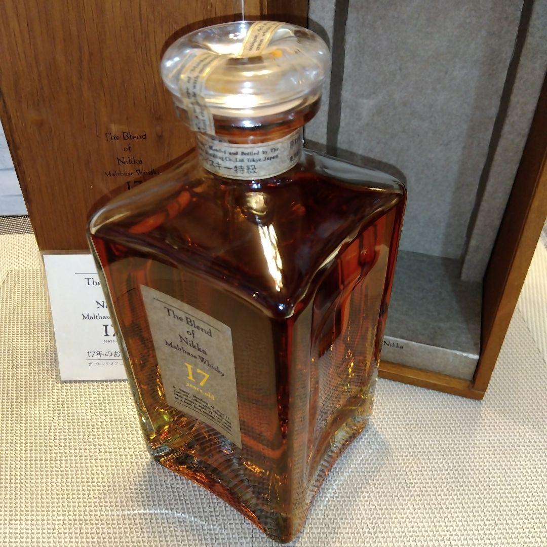 ★ 特級　ザ・ブレンドオブニッカ17年(金文字)　化粧木箱、小冊子付
