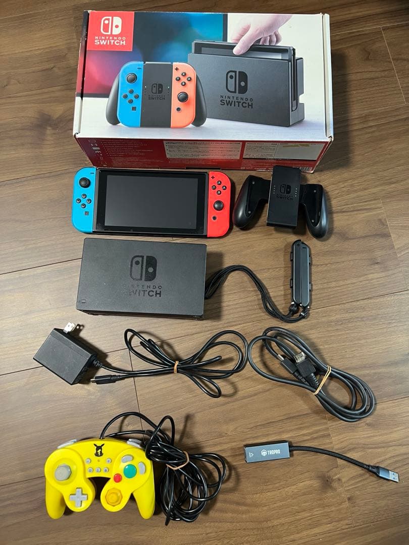Nintendo Switch【美品】 箱付き本体一式+オマケ