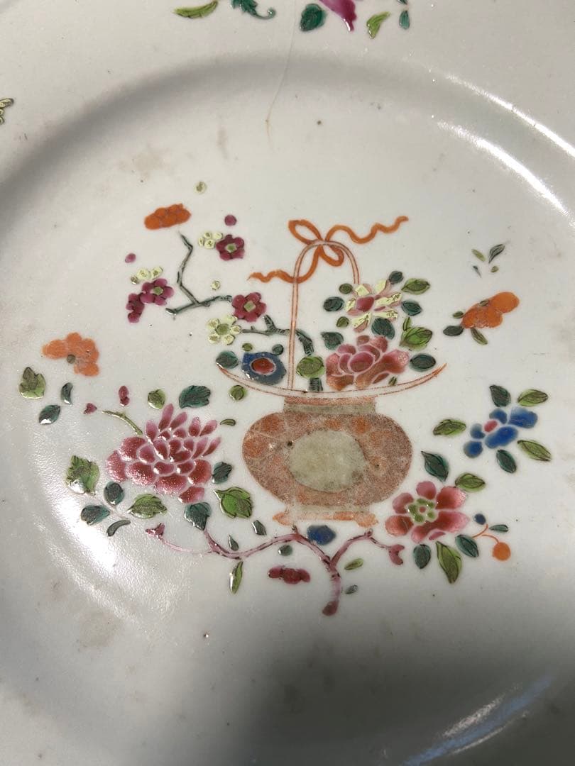 中国古美術品　清の乾隆時代　粉彩中皿　本物保証　23cm