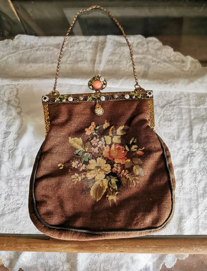 アンティークプチポワン ニードルポイント ビジュー装飾花彫金細工 オモニエール