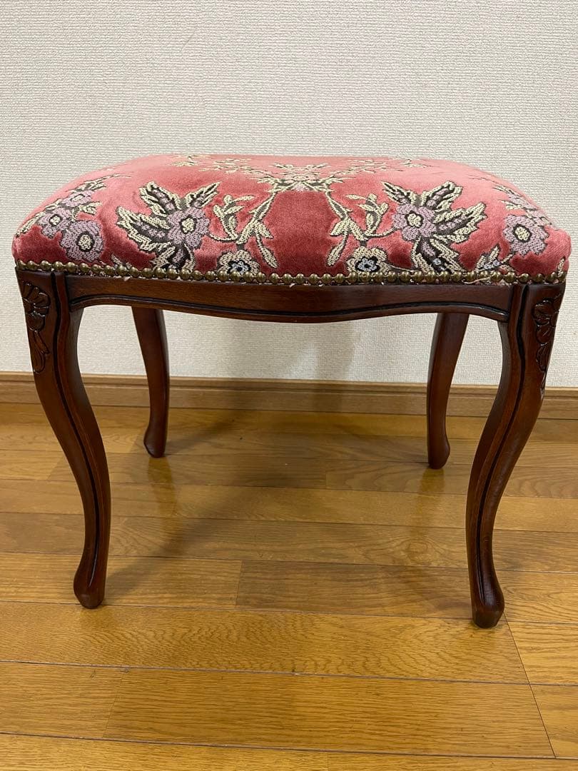 フラワー刺繍 ピンク コロロ調アンティークスツール