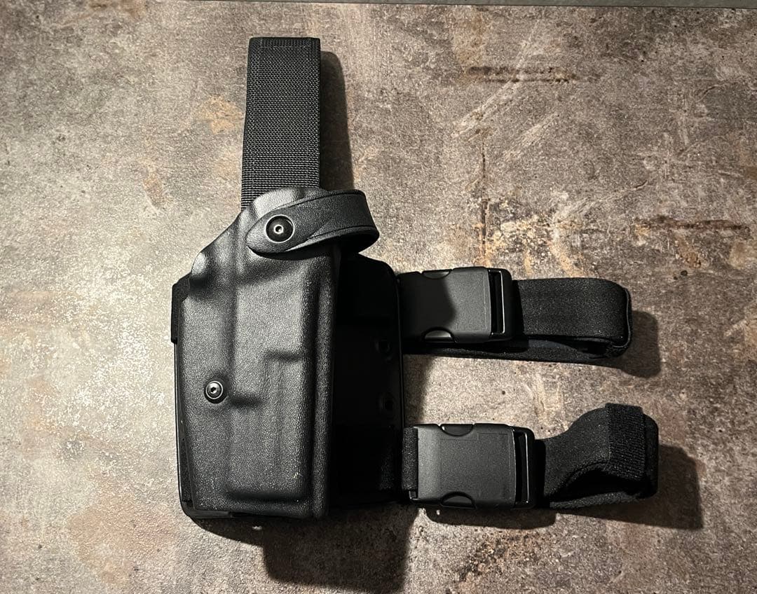 サファリランドS&W M&P9 ホルスター 右利き用　SAFARILAND