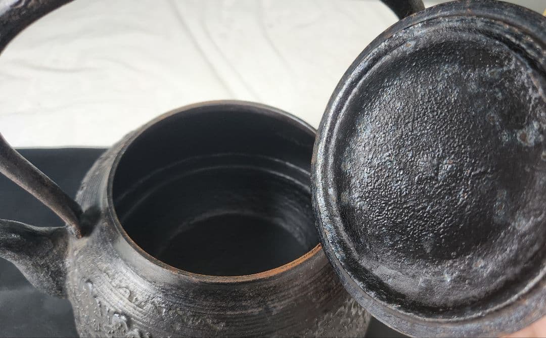 昭和レトロ 鋳鉄 花模様 鉄瓶 黒 鉄器 鋳物 茶釜 やかん 伝統工芸 民芸品