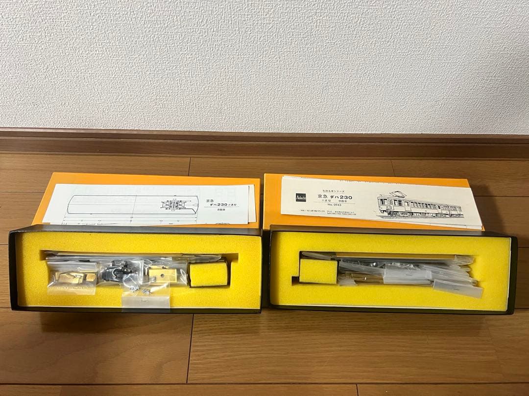 タ*イ様 【Adachi】京急　デハ230(片運型)偶数車・奇数車　車体キット