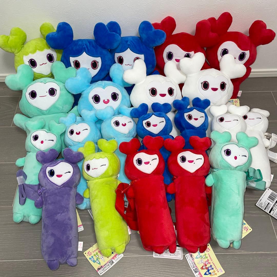 TWICELOVELYSぬいぐるみパペット・のびふにゃポーチ２1点 GIGO