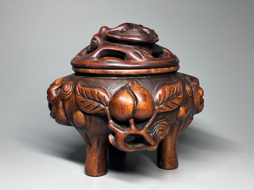 古美術　紫檀　黄花梨　木製香炉　手彫り　寿桃靈芝紋　香道具　三足　唐木　仏具