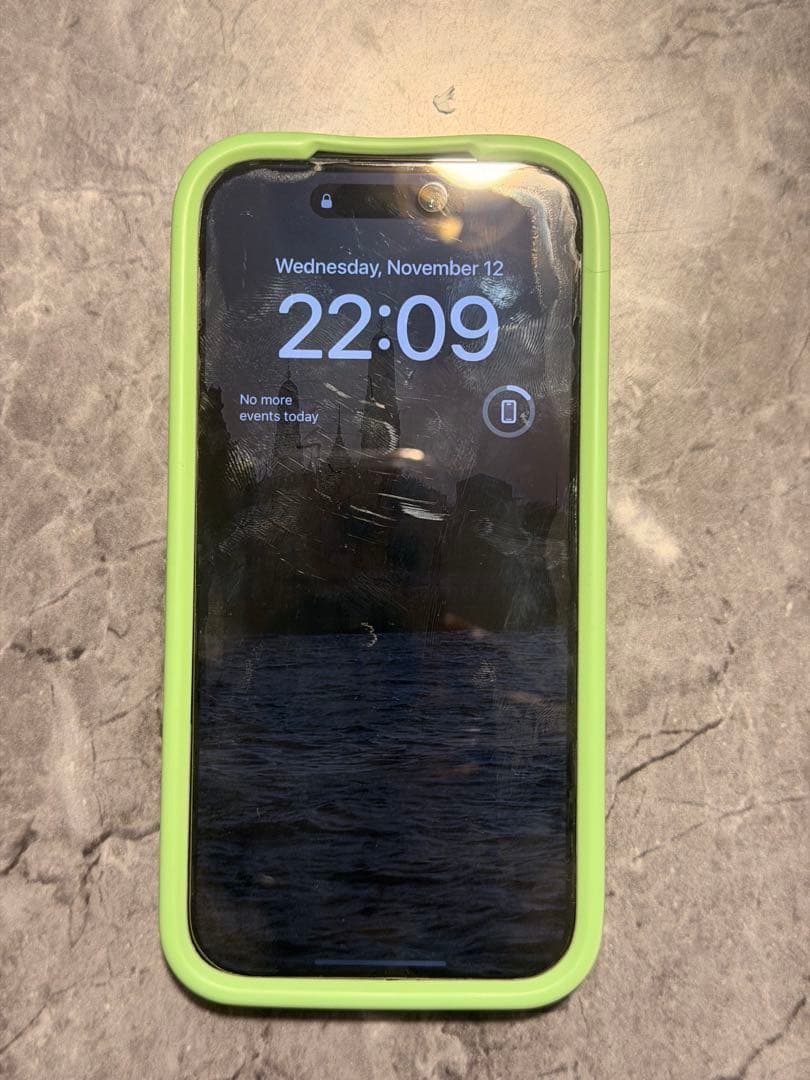 iPhone 14 Pro 128GB バッテリー100% スマホケース付き