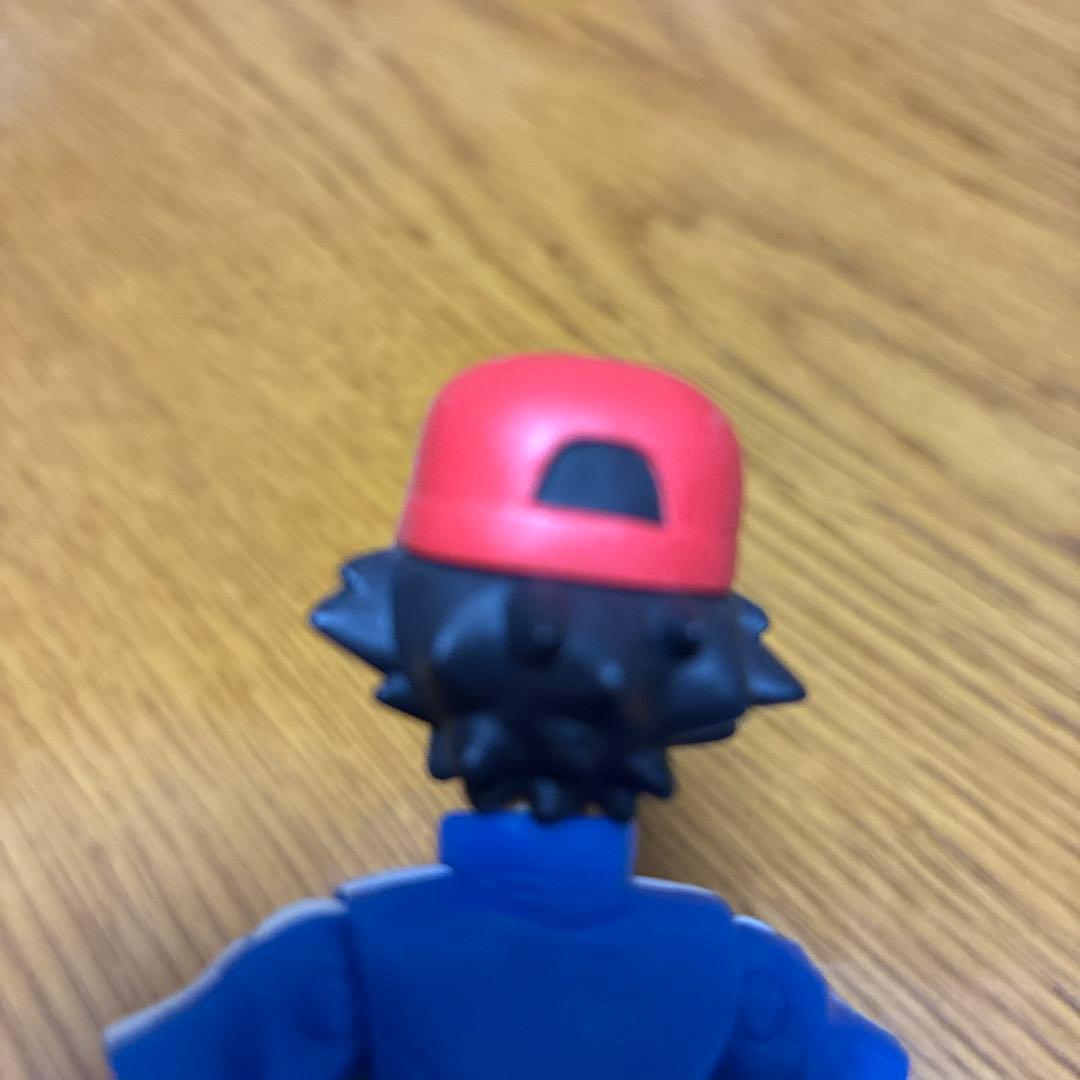 ポケモンサトシとセレナのフィギュアです。