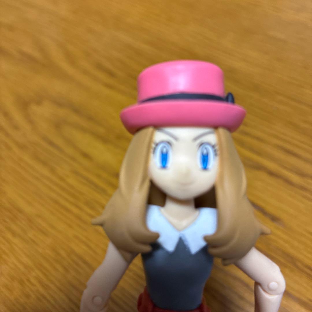 ポケモンサトシとセレナのフィギュアです。