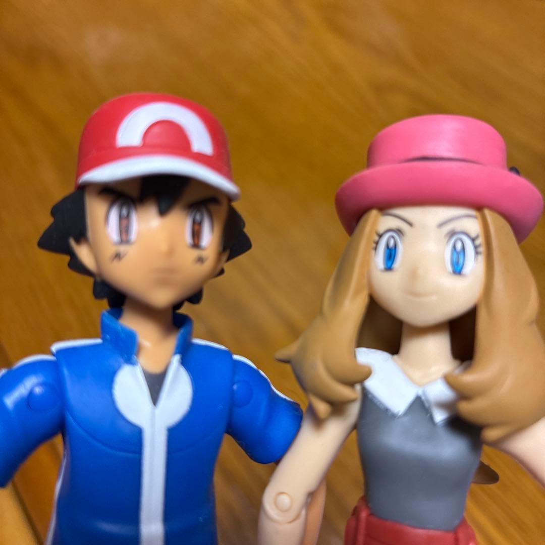 ポケモンサトシとセレナのフィギュアです。