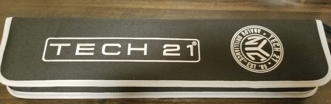 Tech21 BASS FLY RIG V2 Sansamp ソフトケース付属