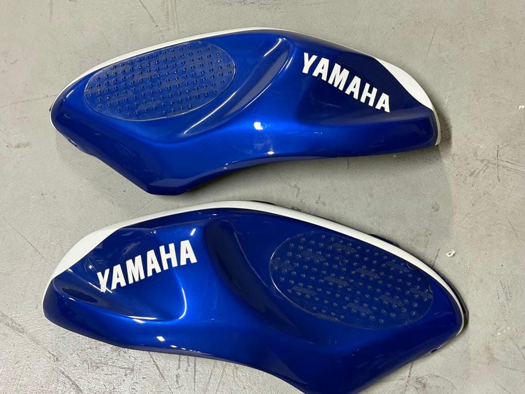 初代XSR900用　ファニーズカスタム　エグリタンクカバー　青 左右セット