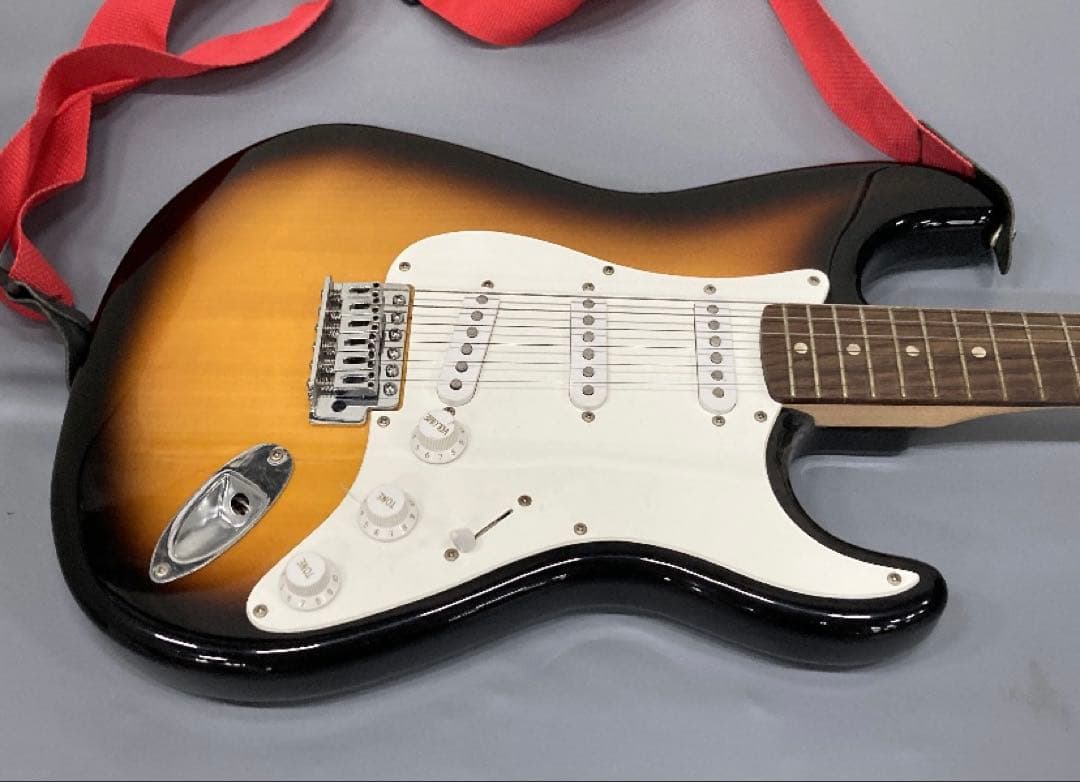 Squier by Fender フェンダー