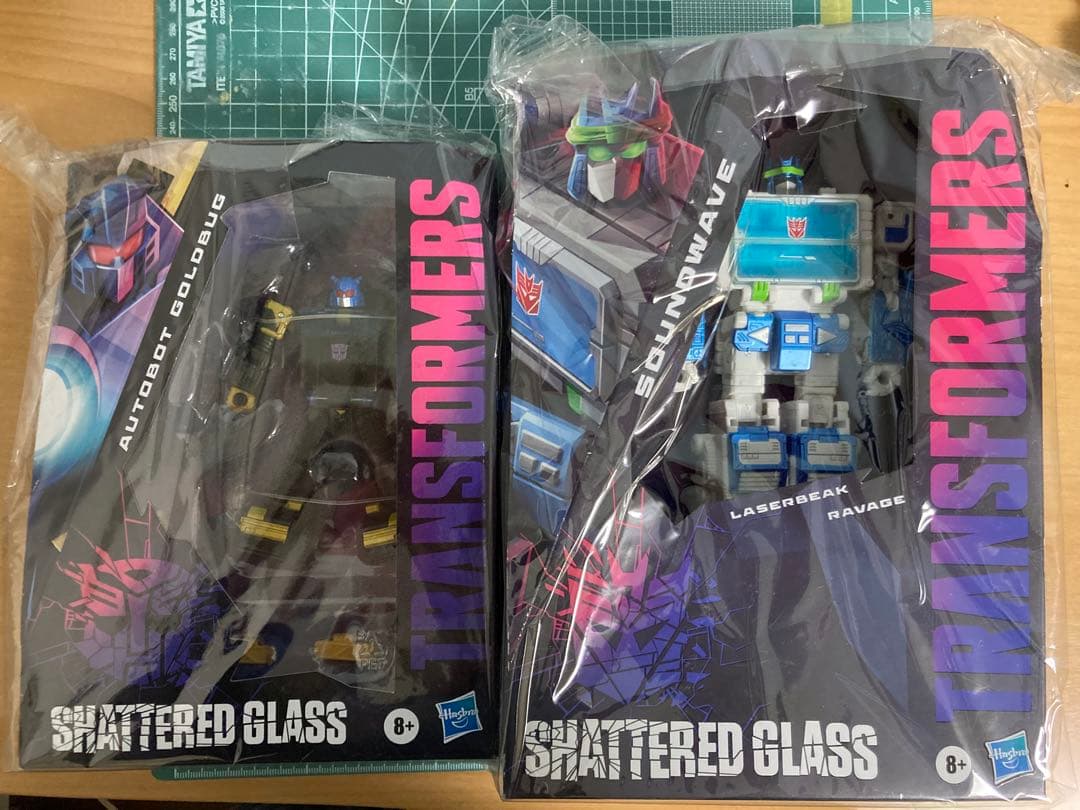 トランスフォーマー　シャッタードグラス　サウンドウェーブ