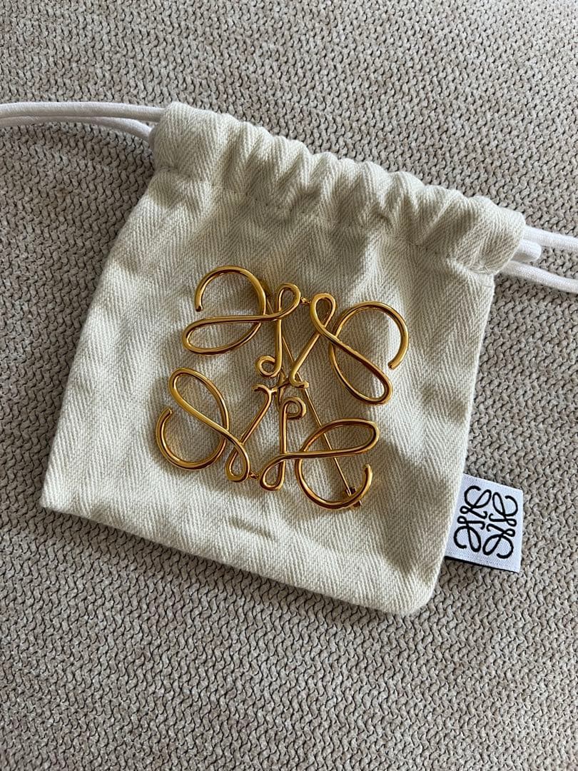 ロエベ LOEWE アナグラムブローチ メタル ゴールド 正規品