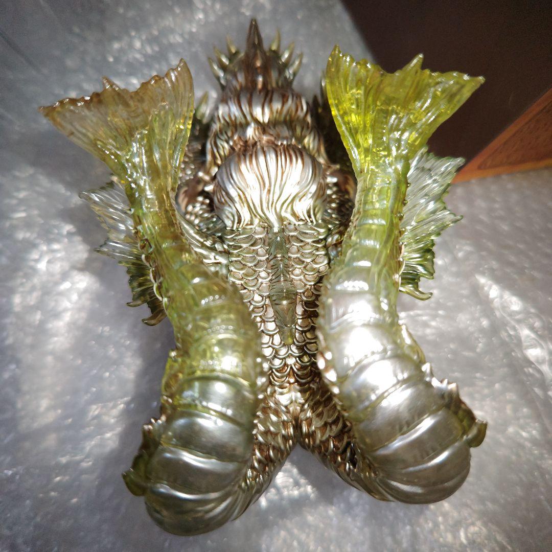 怪獣女王　DRAGORA　フィギュア　ソフビ