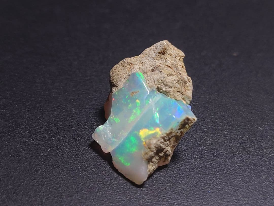 エチオピアウェロ産　オパール 原石　ジュエリーグレード　鉱物標本