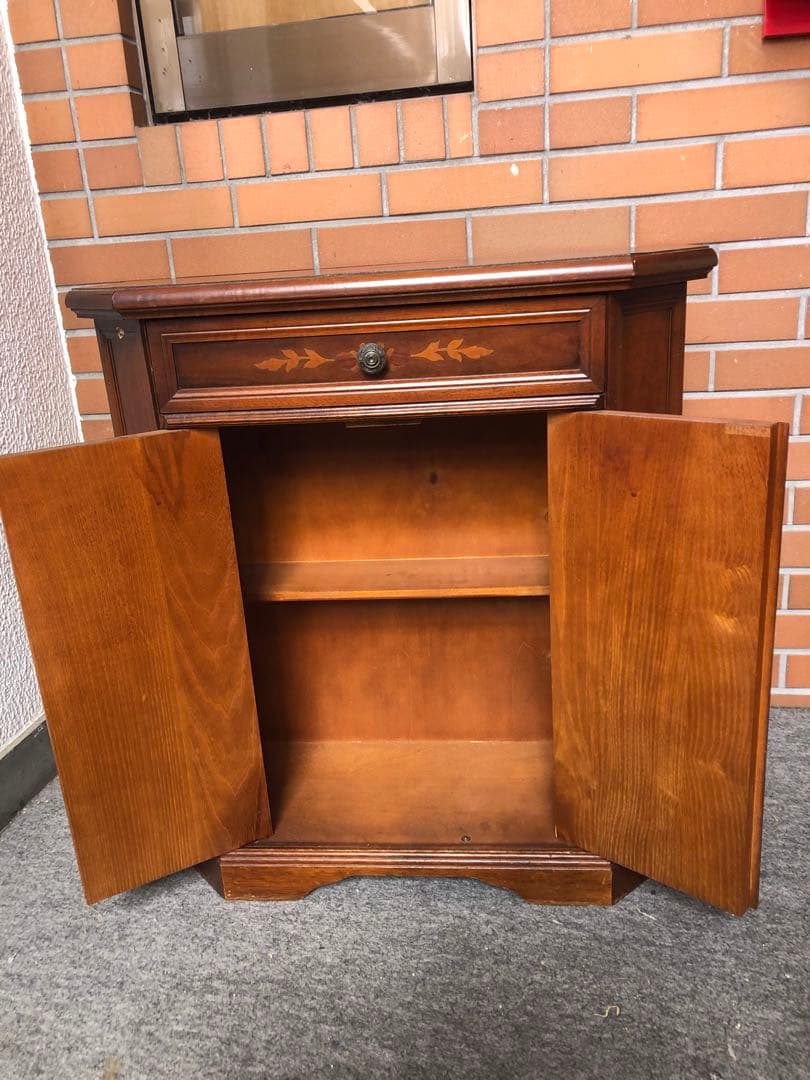 ヨーロピアン　イタリア　チェスト　ロココ調　アンティーク調　花台　木性　茶色