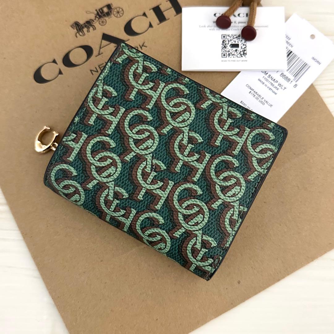 28 新品 COACH コーチ　折り財布　グリーン 二つ折り財布 COACH柄