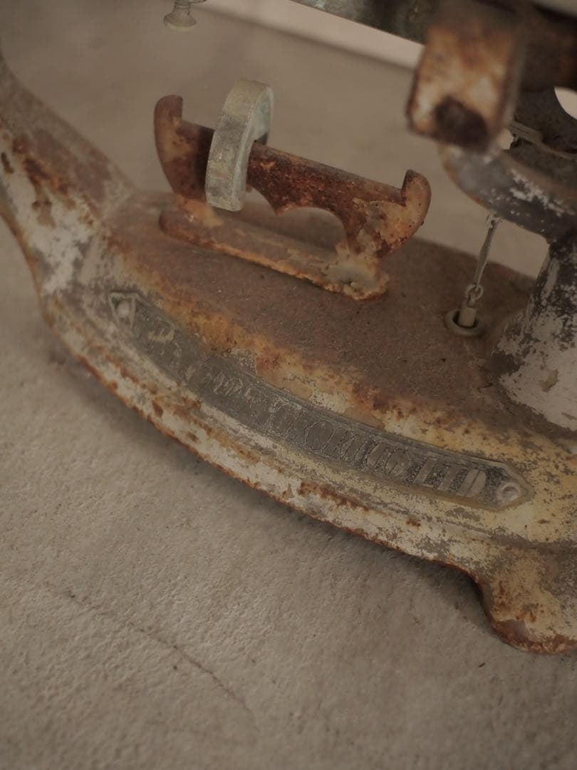 秤　はかり　天秤　鉄　サビ　アート　置物　古家具　古道具　アンティーク昭和レトロ