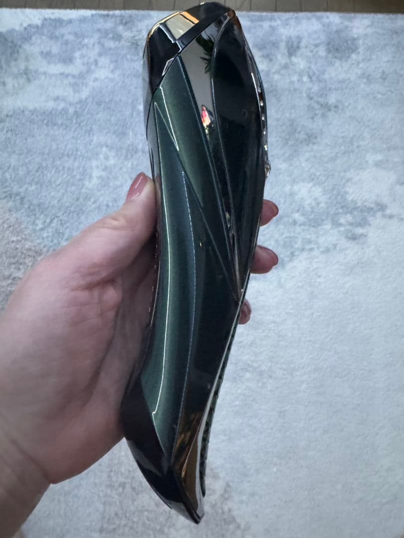 the Vzusa 美顔器 充電ケーブル付き