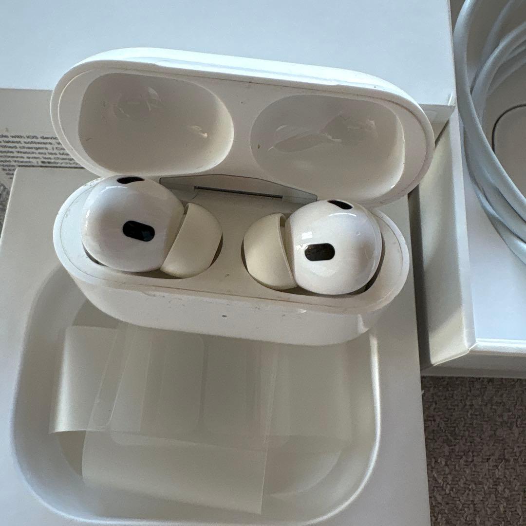 Apple AirPods Pro 本体　ライトニング充電