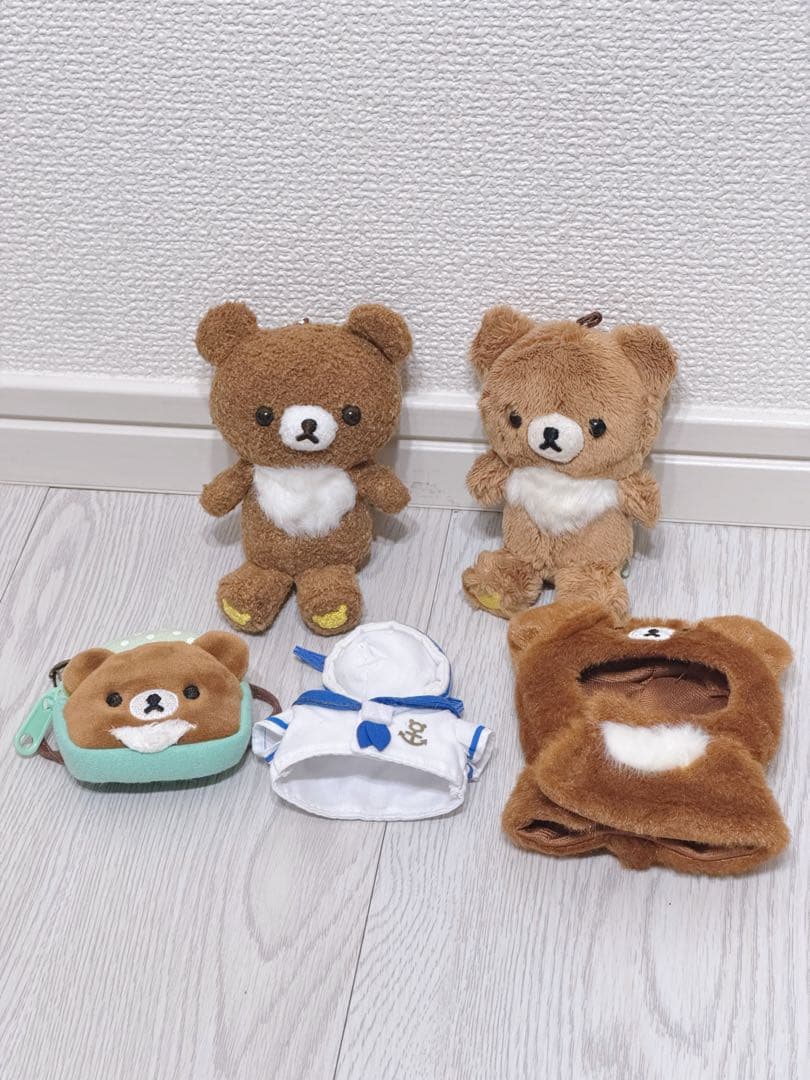 チャイロイコグマ おでかけぬいぐるみキーホルダー、ポンチョ 、セーラー