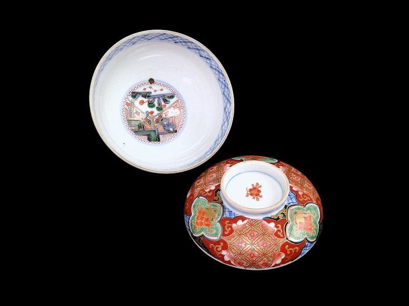 古伊万里　金襴手　七宝紋に菊花四方襷紋の図　大振蓋茶碗　A531AS-CJb